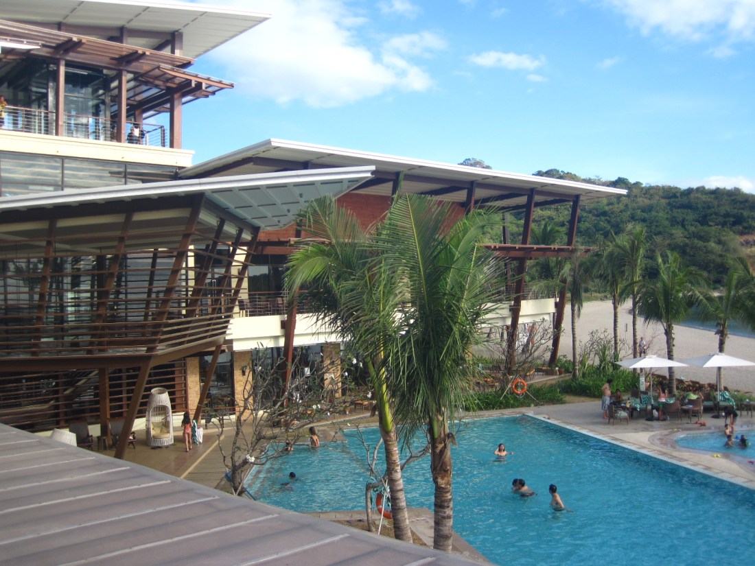 Hamilo Coast: Pico de Loro Beach Club